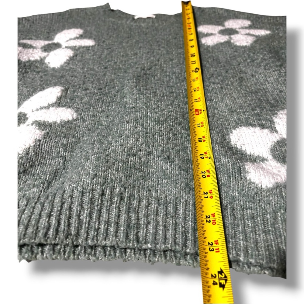 Little Lies M/L Mint Green with White Floral Crewneck Sweater Soft Intarsia Knit - Picture 11 of 16